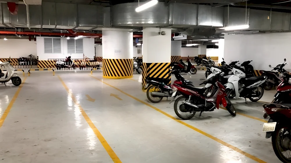 The West có đến 4 tầng hầm, đảm bảo sức chứa hàng trăm ô tô và hàng nghìn xe máy