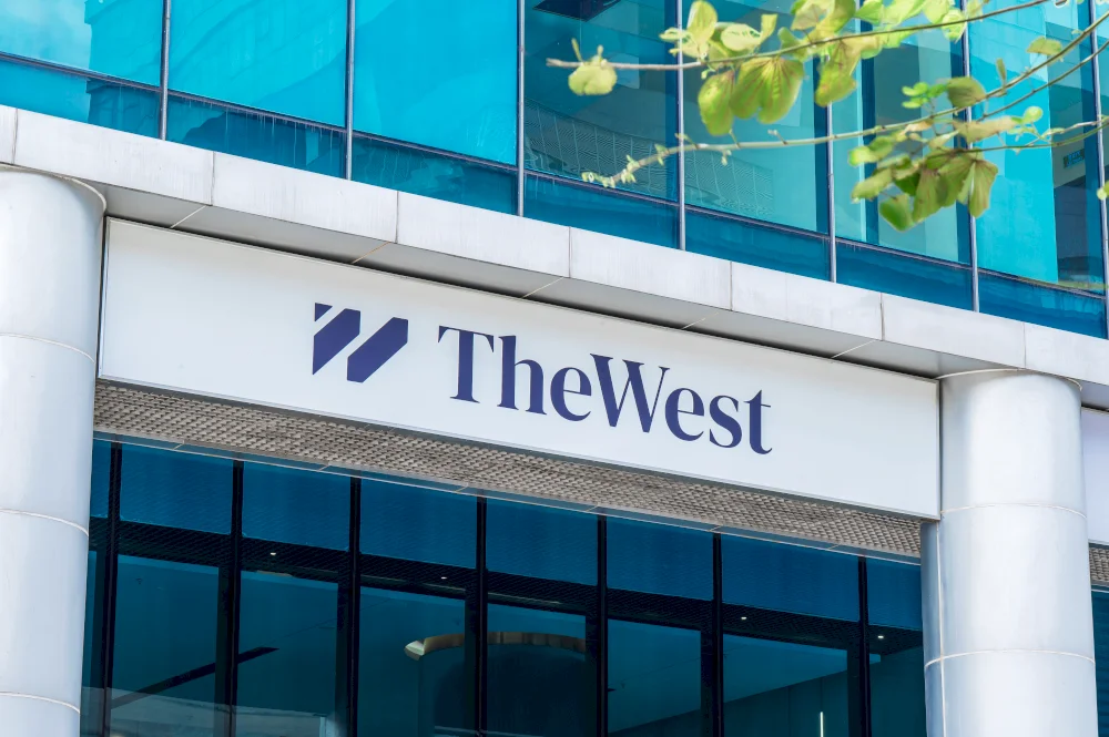 Để hoạt động ngoài khung giờ hành chính tại the West thì doanh nghiệp sẽ mất một khoản phí dịch vụ tùy vào từng trường hợp