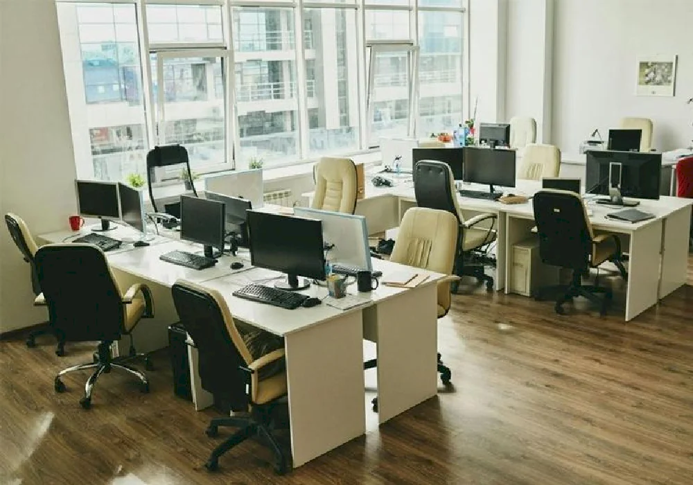 Văn phòng truyền thống diện tích nhỏ có mức độ riêng tư cao tuy nhiên chi phí ban đầu khá cao
