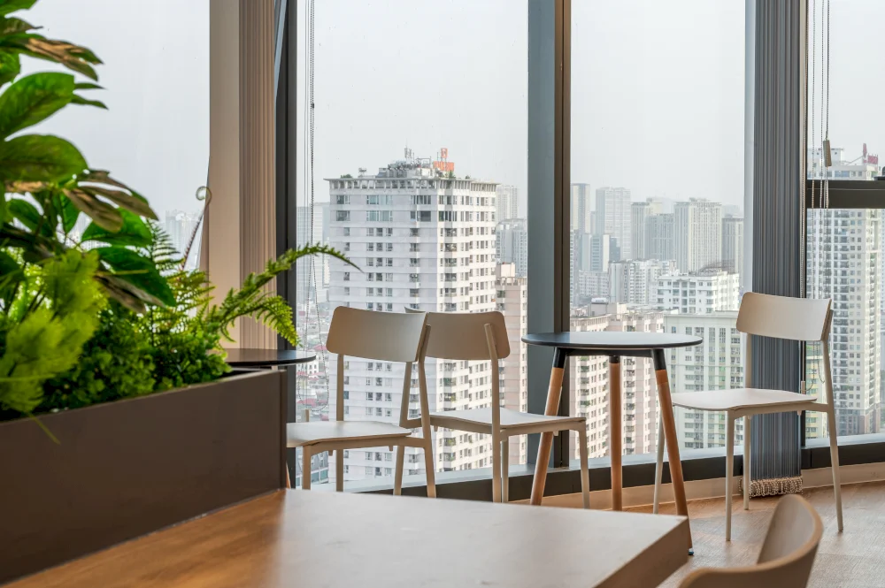 The West có hạ tầng công nghệ hiện đại và không gian làm việc thoải mái
